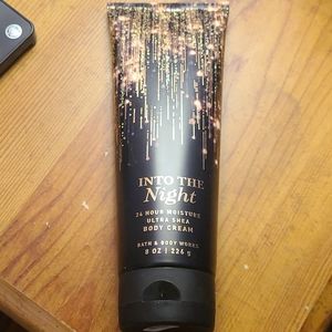 Bath & body works into the night 8 fl oz body cream